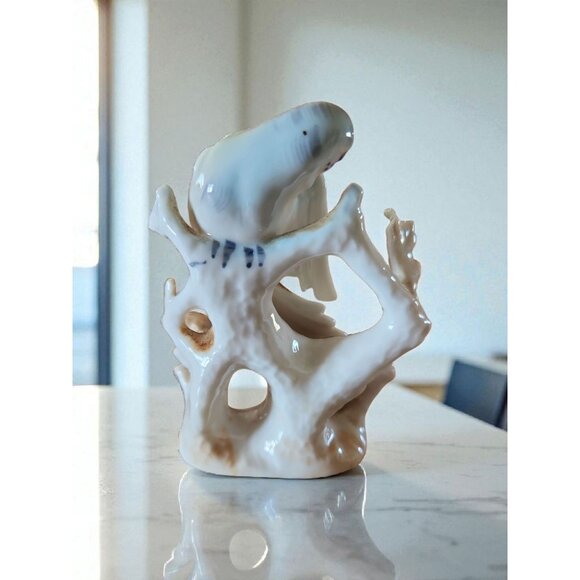 Vintage Adalt Japanese Porcelain Parakeet Figurine - Picture 4 of 4